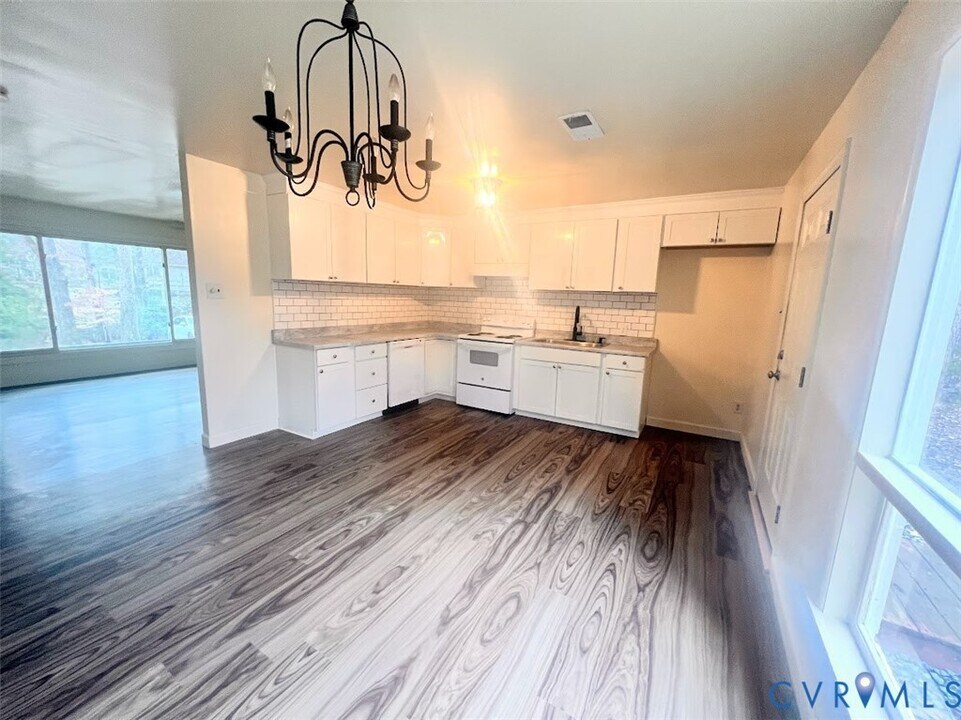 4624 Hickory Signpost Rd in Williamsburg, VA - Building Photo