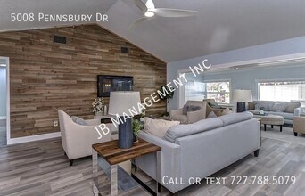 5008 Pennsbury Dr in Tampa, FL - Building Photo - Building Photo
