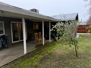 8445 Palmaire Way in Orangevale, CA - Building Photo - Building Photo