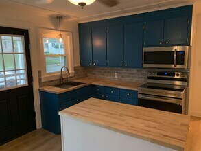 65 Summer St-Unit -Unit 2 in Waterville, ME - Foto de edificio - Building Photo