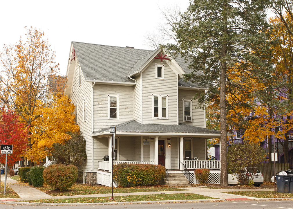 301 N State St in Ann Arbor, MI - Building Photo