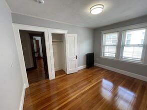 72 Nonantum St, Unit 2 in Boston, MA - Building Photo - Building Photo