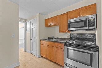 141 Main St in Burlington, VT - Foto de edificio - Building Photo