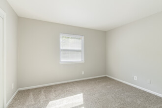 Windsor Harbor in Charlotte, NC - Building Photo - Interior Photo