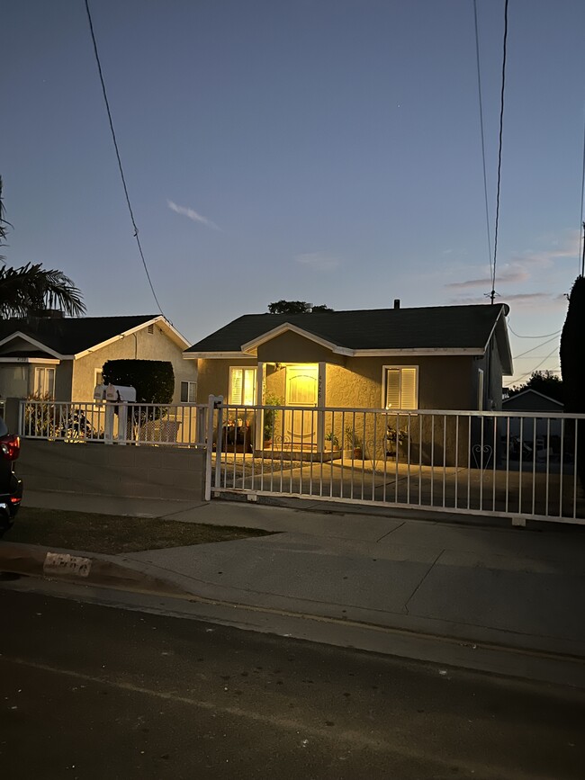 4728 W 163rd St in Lawndale, CA - Building Photo - Building Photo