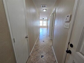 2326 Kingsway Dr in Arlington, TX - Building Photo - Building Photo