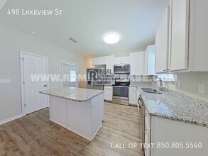 498 Lakeview St in Mary Esther, FL - Building Photo - Building Photo