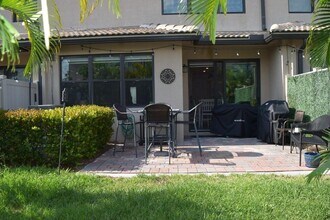 8248 Tailshot Ct in Greenacres, FL - Building Photo - Building Photo