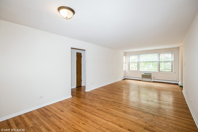 1320 W Lunt Ave in Chicago, IL - Building Photo - Building Photo