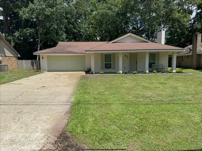 104 Comanche Dr in Hattiesburg, MS - Building Photo - Building Photo