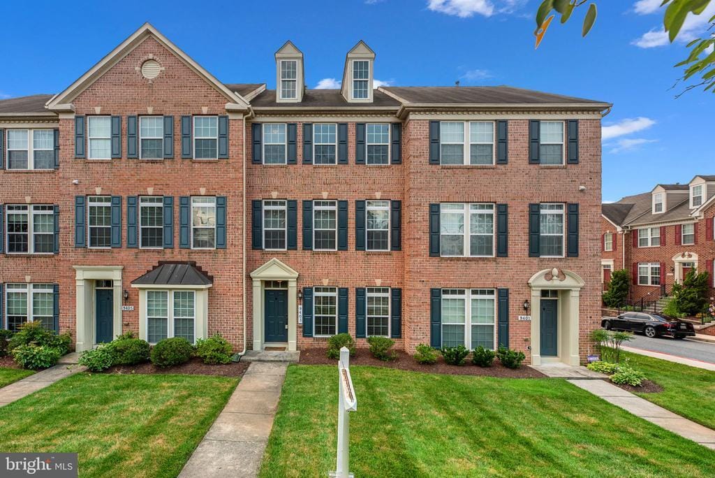 9403 Aston Villa in Ellicott City, MD - Foto de edificio