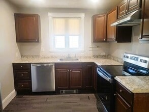 16 Wall St in Foxboro, MA - Building Photo - Building Photo