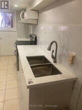 75 Mintwood Dr in Toronto, ON - Building Photo - Building Photo