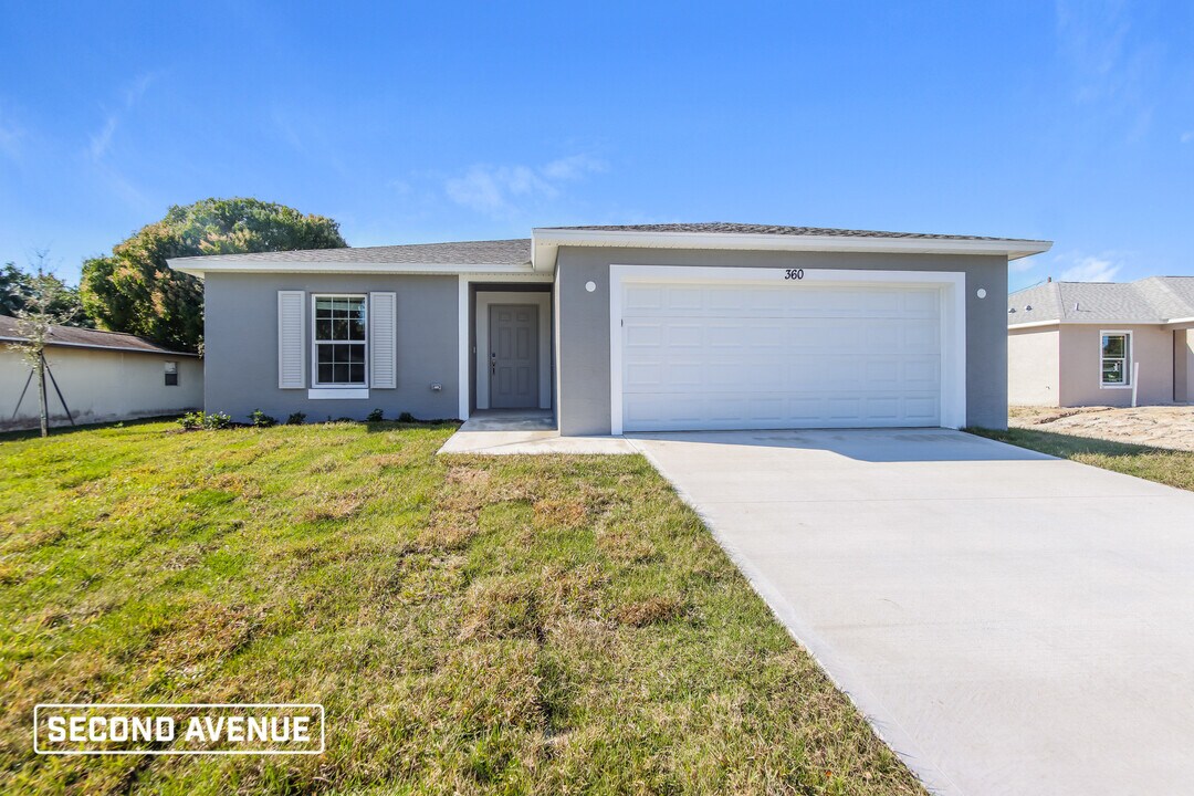 360 Brandt Ave NE in Palm Bay, FL - Building Photo
