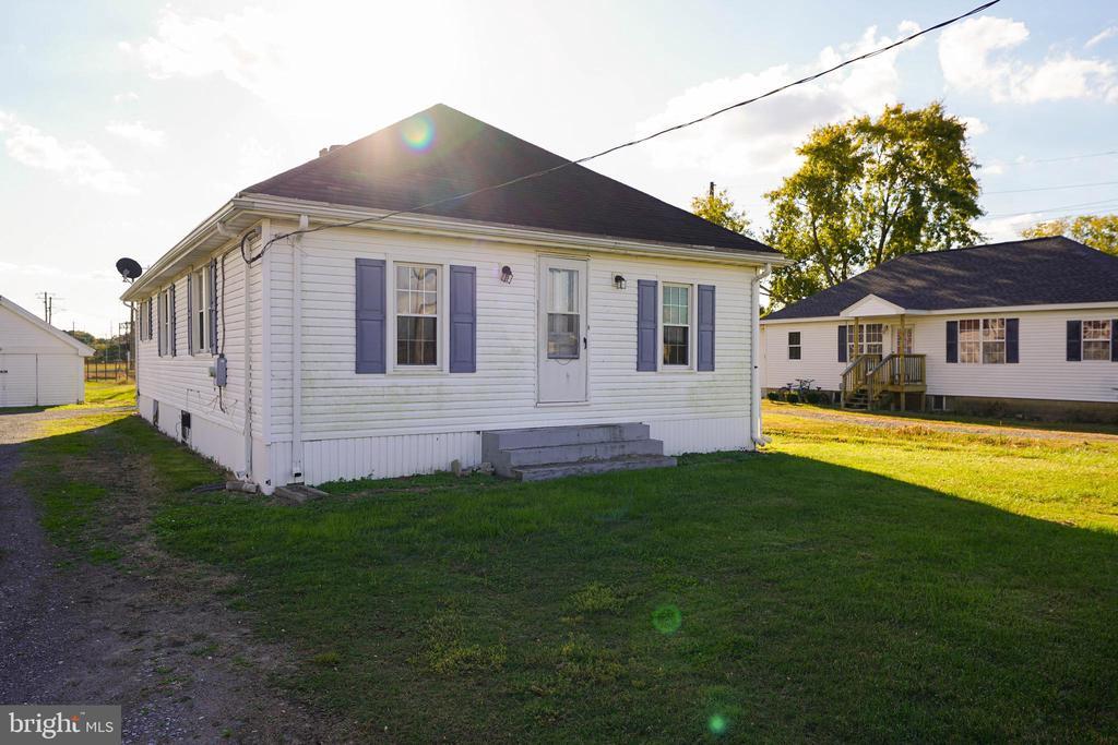 1430 Mt Hermon Rd in Salisbury, MD - Building Photo