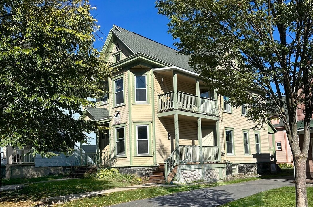 713 S Beech St in Syracuse, NY - Building Photo