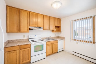 Rose Park Commons in Roseville, MN - Building Photo - Interior Photo