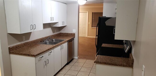 2052 Kings Hwy in Clearwater, FL - Building Photo - Building Photo