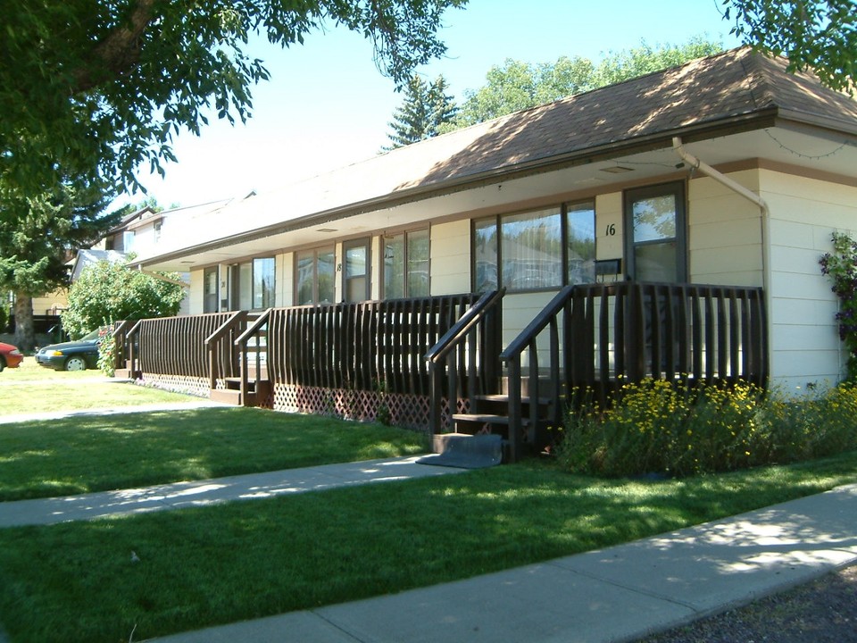 ROSS APARTMENTS in Cut Bank, MT - Building Photo