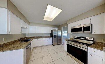 12814 Longcrest Dr in Riverview, FL - Building Photo - Building Photo