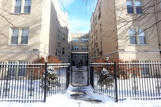 6701-6711 N Greenview Ave in Chicago, IL - Foto de edificio - Building Photo