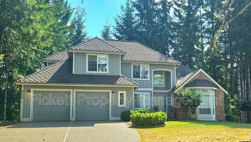 6559 Gleneagle Ave SW in Port Orchard, WA - Foto de edificio
