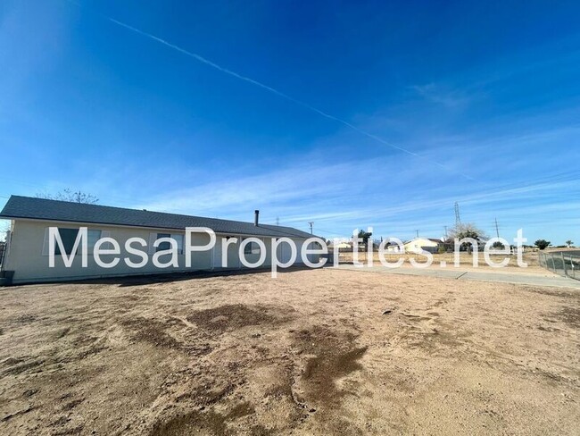 13895 Chestnut St in Hesperia, CA - Building Photo - Building Photo