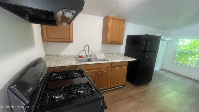 property at 2016 Dellwood Ave