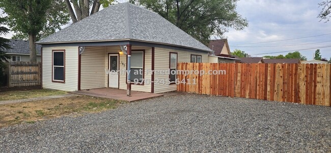 property at 167 S Maple St