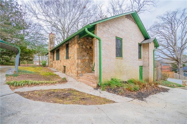 1865 Oak Grove Rd NE in Atlanta, GA - Building Photo - Building Photo
