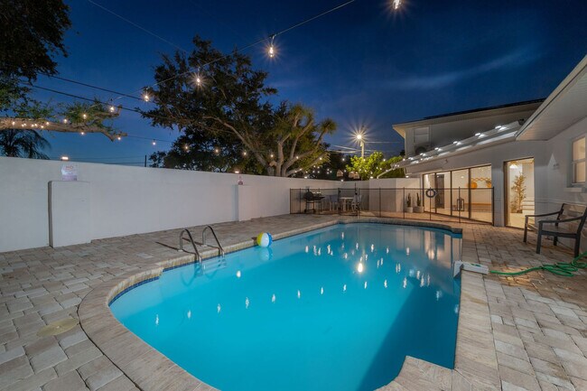 14295 Chamberlain Ave in Largo, FL - Building Photo - Building Photo