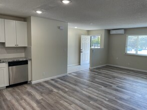 1161 Driftwood Terrace-Unit -A in Gilroy, CA - Building Photo - Building Photo