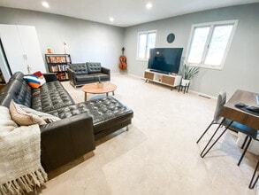 1330 S. Yukon St., Unit Corner West Room in Lakewood, CO - Foto de edificio - Building Photo
