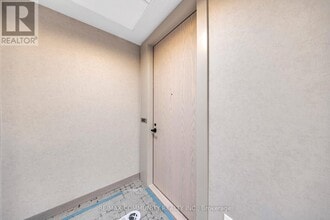 8 Interchange Wy in Vaughan, ON - Building Photo - Building Photo