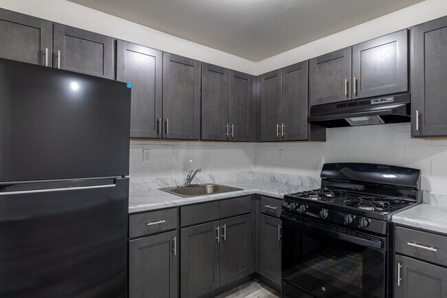 401 E Gibbsboro Rd in Lindenwold, NJ - Foto de edificio - Building Photo