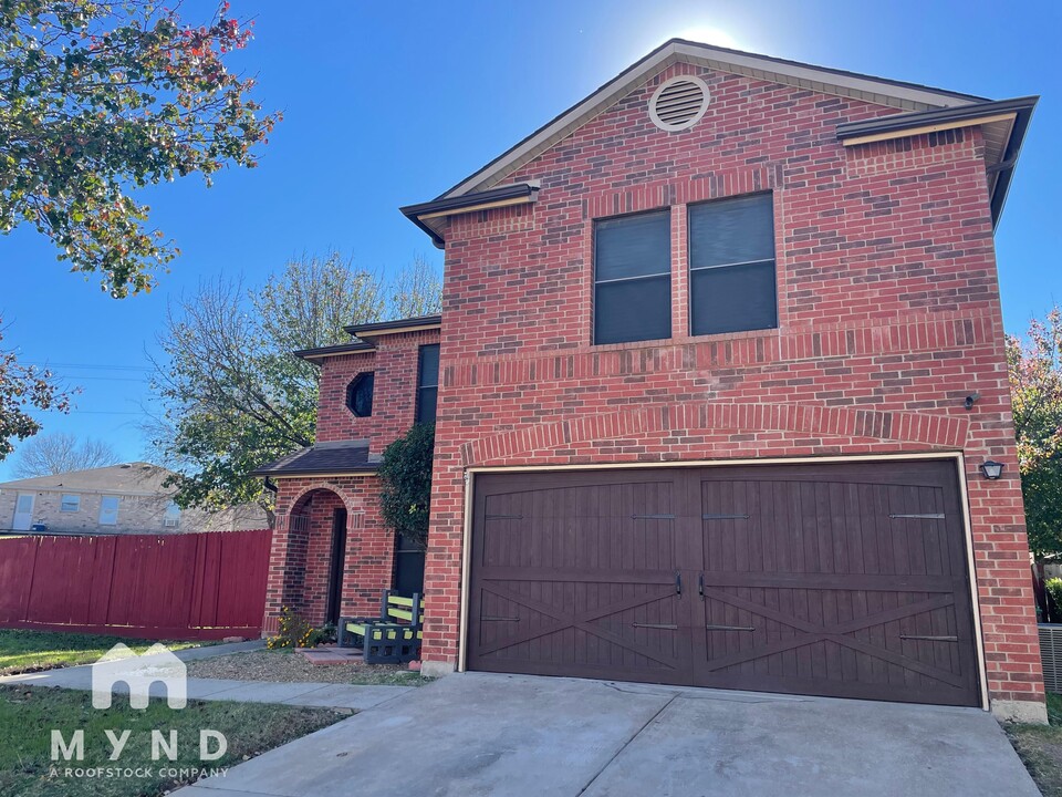 508 Gibson St in Cedar Hill, TX - Foto de edificio