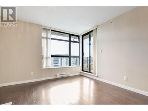 8120-8120 Lansdowne Rd in Richmond, BC - Building Photo - Building Photo