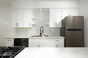 1430 Amherst Ave in Los Angeles, CA - Building Photo