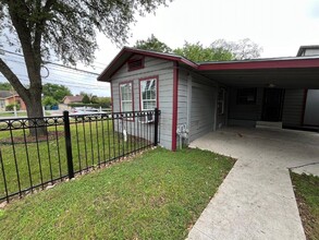 1731 E Carson St-Unit -Unit A in San Antonio, TX - Building Photo - Building Photo