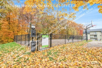 4657 Lake Michigan Dr in Allendale, MI - Building Photo - Building Photo