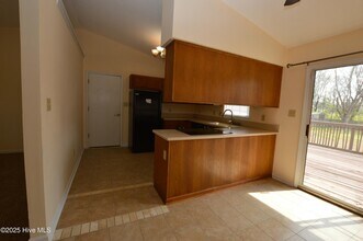 260 S Creek Dr in Jacksonville, NC - Building Photo - Building Photo