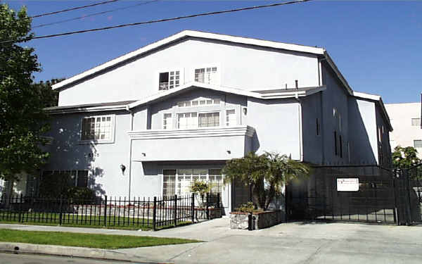 5245 Riverton Ave in North Hollywood, CA - Building Photo - Building Photo