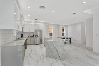 407 SW 17th St in Fort Lauderdale, FL - Building Photo - Building Photo