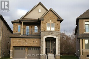 31 Swordfish Dr in Whitby, ON - Building Photo