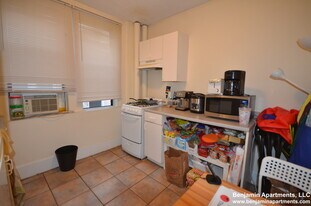 11 Barrows St, Unit 3A in Boston, MA - Building Photo