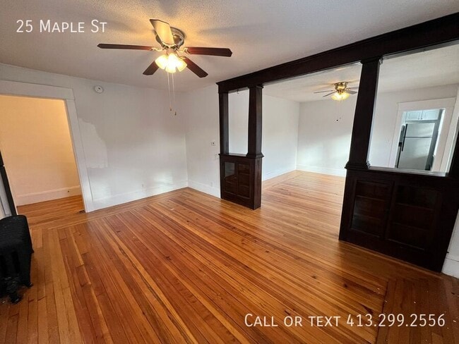 25 Maple St in South Hadley, MA - Building Photo - Building Photo