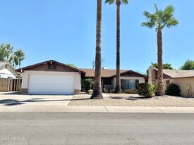 5807 W Shangri La Rd in Glendale, AZ - Building Photo