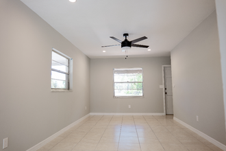 160 Moyses Rd in Winter Park, FL - Foto de edificio - Building Photo