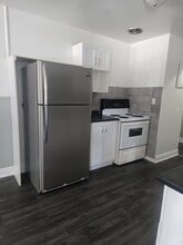 Leamington Manor in Leamington, ON - Building Photo - Building Photo