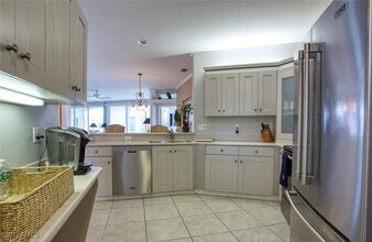 8365 Excalibur Cir in Naples, FL - Building Photo - Building Photo